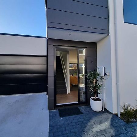 Central Home With Internal Garage - Close To Cbd! Christchurch Exteriör bild