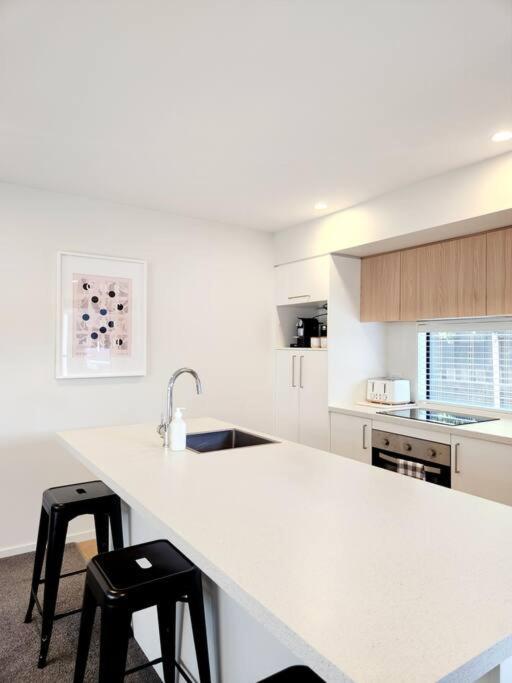 Central Home With Internal Garage - Close To Cbd! Christchurch Exteriör bild