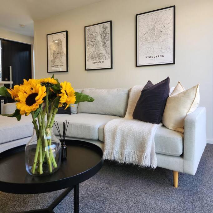 Central Home With Internal Garage - Close To Cbd! Christchurch Exteriör bild