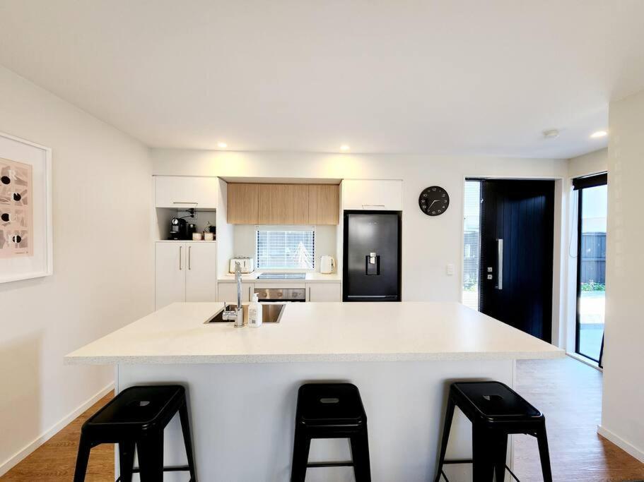 Central Home With Internal Garage - Close To Cbd! Christchurch Exteriör bild